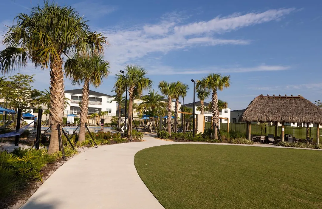 Stunning 4-Bedroom Family Getaway With Private Pool 297-1